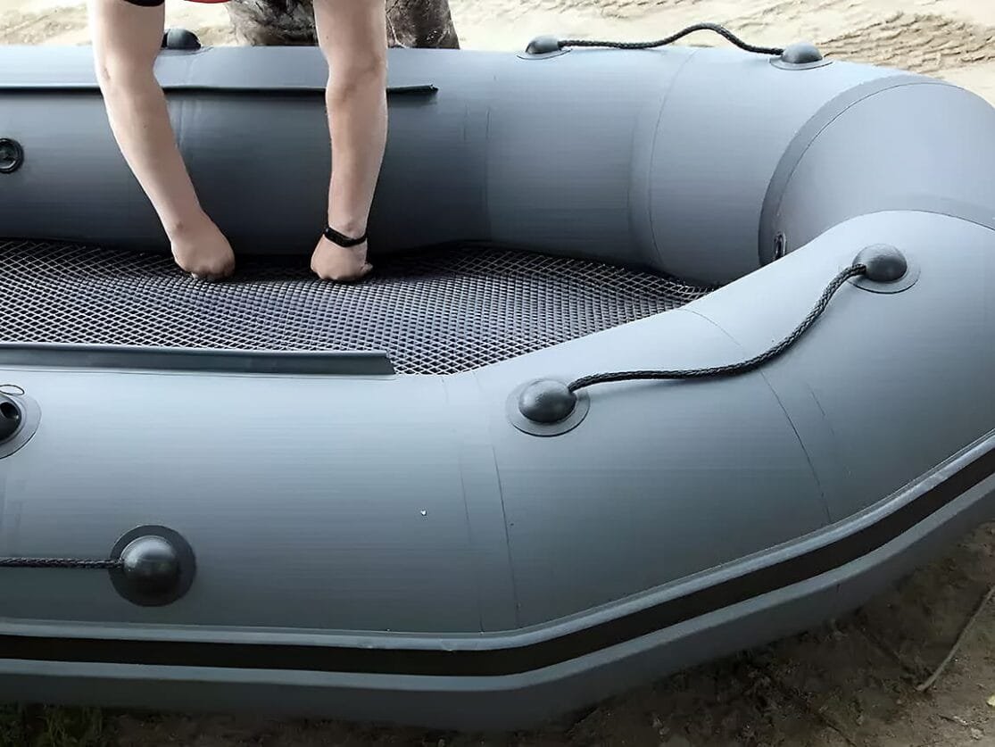 Çeşme’de profesyonel bot tamir ve bakım hizmeti – Motor bakımı, gövde onarımı ve su altı temizliği uygulamaları.