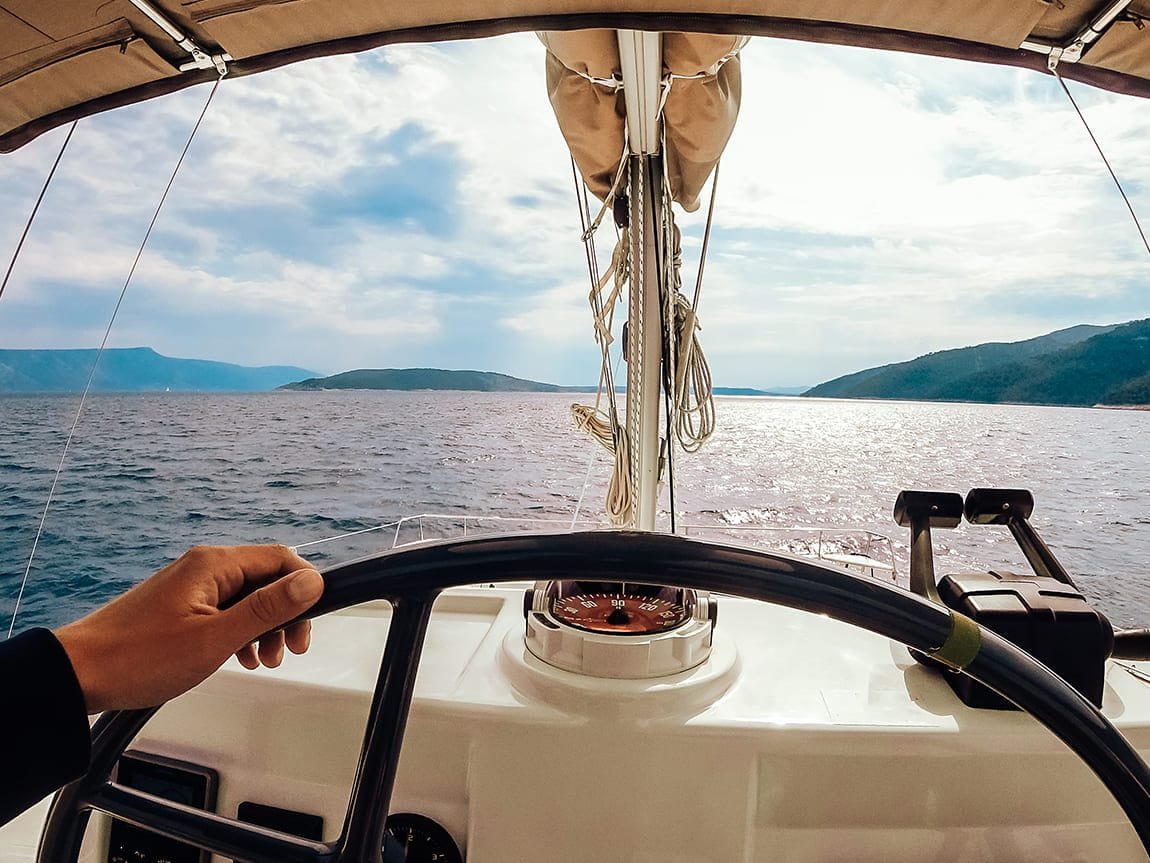 Çeşme kaptanlık eğitimi ve tekne kullanma dersleri, denizcilik becerilerini geliştirme