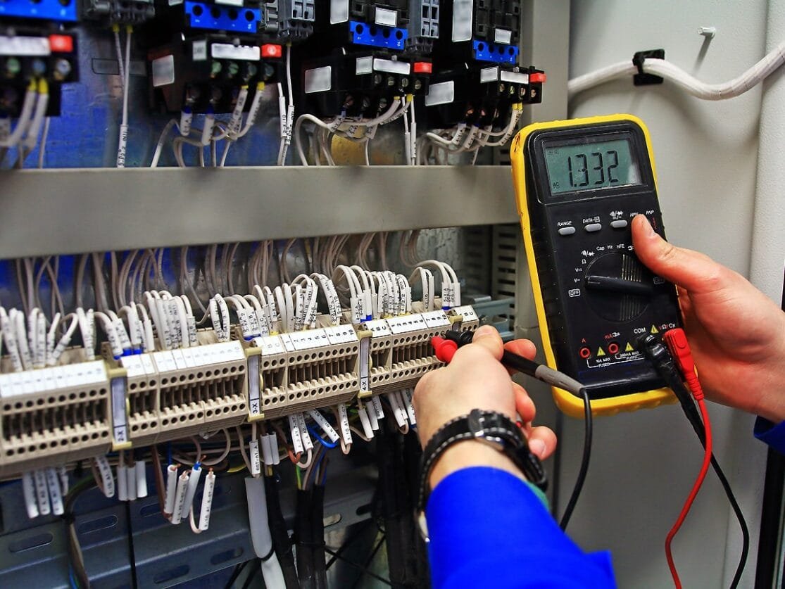 Çeşme'de Profesyonel Tekne Elektrik Hizmetleri ve Sistem Bakımı